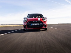 MINI 1965 Victory Edition: Hołd dla zwycięstwa w Monte Carlo z nowoczesną technologią JCW