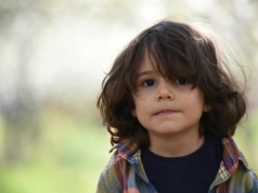 Twoje dziecko źle znosi wiosnę? Sprawdź, co robisz źle w domu