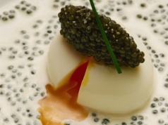 Restauracja Monsieur Dior z pierwszą Gwiazdką Michelin. "Prawdziwe défilé smaków"