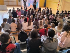 „Lord Hejter” pokonany! Wyjątkowy spektakl dla uczniów z gminy Grabica