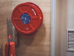 Kompleksowy nadzór ppoż.: obowiązki właściciela i rola specjalistów