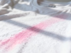 Tak usuniesz plamę po markerze bez większego wysiłku. Wystarczą te produkty z kuchni