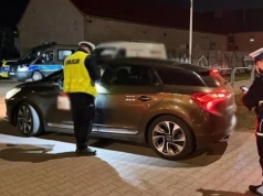 Kto nas wozi taksówkami na aplikację? Policja zatrzymała pijanych i poszukiwanych za przestępstwa kierowców!