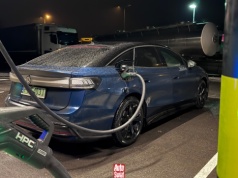 Baterie w elektrykach trwalsze, niż sądziliśmy. Silnik benzynowy wytrzyma mniej