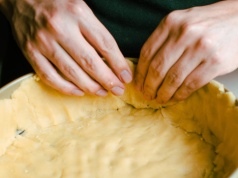 Tak zrobisz najlepsze kruche ciasto do szarlotki. Kluczowy jest 1 składnik