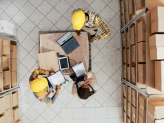 E-mail i Excel zamiast AI. Logistyka zostaje w tyle przez brak cyfryzacji