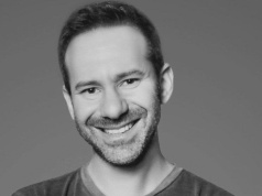 Nie żyje właściciel serwisu OnlyFans. Skąd tak duże zainteresowanie milionerem w sieci?