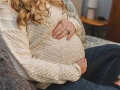 Tajemnicza czynność matek w ciąży przyspiesza rozwój niemowląt. Lekarze są zszokowani wynikami