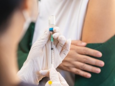 Sukces szczepień przeciw grypie w aptekach. "Ułatwienia po prostu działają"