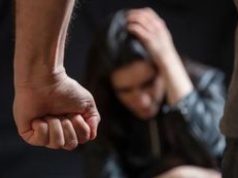 Przemoc domowa rośnie? Statystyki Niebieskich Kart w Warszawie biją rekordy