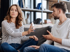 Mikrozdrada – alternatywna więź poza relacją. Jak rozpoznać jej symptomy?