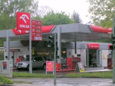 Orlen obniżył ceny paliw w hurcie. Benzyna i diesel tanieją po szokujących podwyżkach