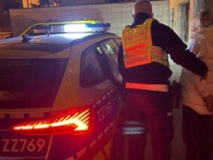 Zatrzymana kobieta z czerwoną notą Interpolu