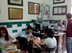 Legendarna pizzeria z Neapolu otworzy się we Wrocławiu. Po kolejkach ją poznacie?