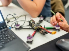 Autonomia, analiza danych i walka z dezinformacją. Nowy wymiar technologii obronnych w Europie