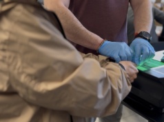 Oferowały pościel, a „w zamian” dokonywały kradzieży. Oszustki zatrzymano dzięki monitoringowi