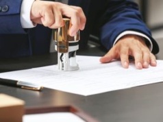 Polacy stracą te dni wolne w 2026 r. Nici z urlopu. Resort zabrał głos