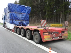 Gabaryt bez zezwolenia przed zbyt niskim wiaduktem – 9 godzin cofania z autostrady