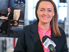 Niecodzienny widok. Dziennikarka TVN24 poprowadziła program w jednym bucie
