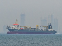 Kryzys bez precedensu: ropa jest, ale nie dociera do odbiorców. Winna wojna w Zatoce