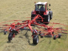 Zgrabiarka do ciągnika 70-100 KM: KUHN GA 7501+. Cena w promocji – też na plus