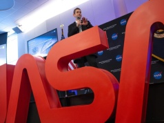 USA nie zrezygnują z Księżyca. NASA zapowiada zmiany