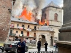 Rosyjski dron uderzył w kamienicę w centrum Lwowa. Są ranni