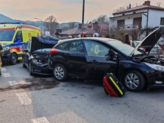 Wypadek na DW969 na Sądecczyźnie. Na miejscu strażacy i policja