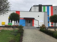 21-letni mężczyzna zatrzymany w sprawie podejrzenia o molestowania seksualnego dzieci w katolickiej “podstawówce