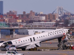 "Ruch monitorowało tylko dwóch kontrolerów". Nowe doniesienia o katastrofie samolotu Air Canada