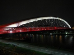 Kraków rozświetlił się na biało-czerwono. Oto powód