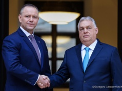 „Wycieczka” Nawrockiego na Węgrzech. Tusk: „Minister dyplomacji Orbana informował Moskwę o tajnych rozmowach przywódców UE i NATO”