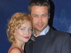 Romans Izy Miko i Macieja Zakościelnego rozgrzewał Polskę. Prawie ZOSTAWIŁA dla niego Hollywood