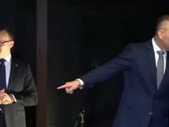 Ostra reakcja Nawrockiego na pytanie dziennikarza. Ekspert od mowy ciała: to nie był gniew