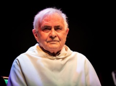 Dominikanin obejrzał Macierewicza w TV Trwam. Domaga się kontroli w mediach Rydzyka. "Niszczą ludzi"