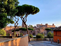 Historyczny gmach w Rzymie na sprzedaż. Mieszkał w nim ks. Karol Wojtyła