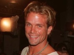 David Chokachi był gwiazdorem "Słonecznego patrolu". Dziś ma 58 lat i zachwyca formą: "Wyglądasz lepiej niż w latach 90." (FOTO)