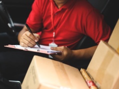 Kurier nie pomoże wam już w założeniu konta w banku. Zrobi to mObywatel