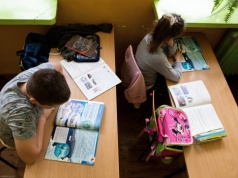 Czy uczeń może wyjść z klasy w czasie lekcji? "Do toalety wypuszczali parami"