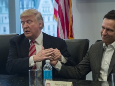 Technologia dla krów budzi niepokój. Kontrowersyjny miliarder inwestuje w obroże AI