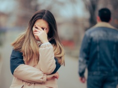 Ile czasu zajmuje odkochanie się? Naukowcy właśnie to policzyli