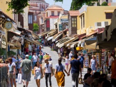 Mówią o niej "wyspa słońca". Ma nawet 300 słonecznych dni. Wizz Air dodał lot z kolejnego miasta