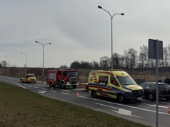 Kolizja dwóch aut na skrzyżowaniu ulic Radwańskich i Reja w Jaworznie