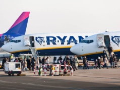 Najtańsze loty do Polski na święta – aktualne ceny w Ryanair i Wizz Air