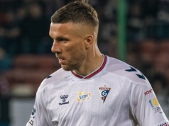 Podolski wynagrodził kolegom swoje winy w nietypowy sposób!