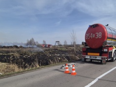 Duże pożary traw pod Częstochową. Trwa walka z ogniem