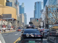 Najgorszy kryzys naftowy od dekad. Chińskie auta elektryczne wjeżdżają do Azji „w punkt”