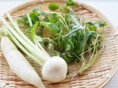 Przechodzimy obok obojętnie, myśląc, że to zwykły chwast. Smakuje obłędnie i jest bardzo zdrowa