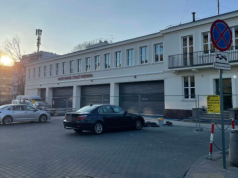 ‘Parking’ przed strażnicą JRG w Warszawie. Odholowane samochody i mandaty