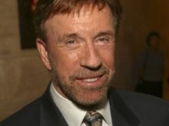 Ostatnia wola Chucka Norrisa. Wiadomo, do kogo trafi zawrotna suma